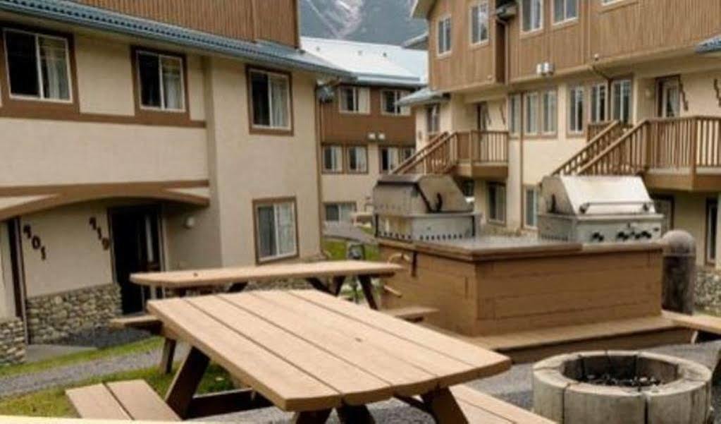 Banff Boundary Lodge Canmore Eksteriør bilde